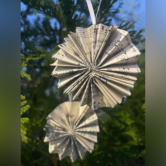 Mini Hymnal Ornament Set of 4 - Picture 1 of 8